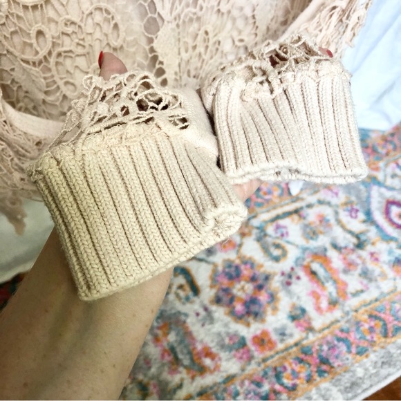 Free people crochet lace top with split back - Picture 11 of 13